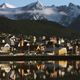 Una vista de la ciudad de Ushuaia desde el mar.
